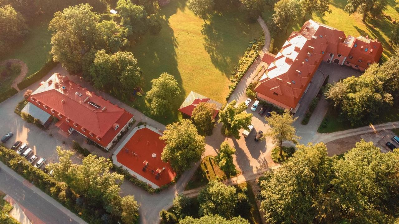 מלון Rymanów Dwor Ostoia מראה חיצוני תמונה